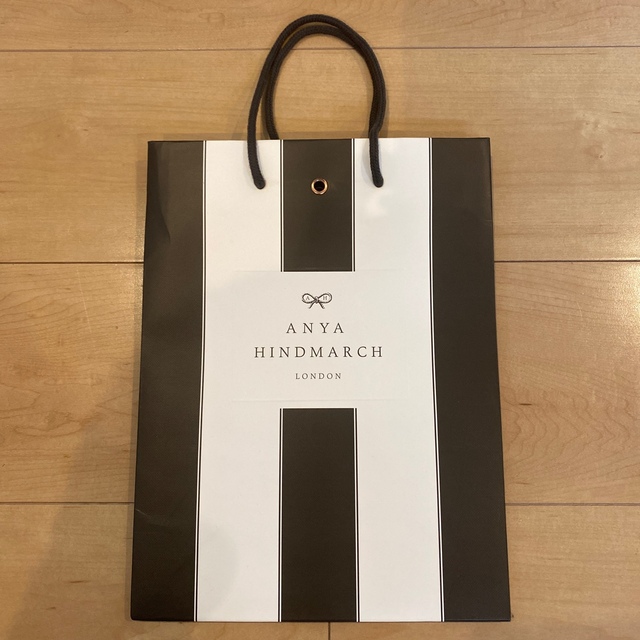 ANYA HINDMARCH(アニヤハインドマーチ)の【値下げしました！】ANYA HINDMARCH 長財布 レディースのファッション小物(財布)の商品写真