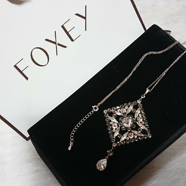 今月限定 FOXEY "Crystal Lace" Necklace 在庫あお得