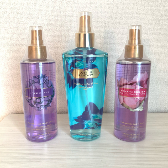 Victoria's Secret(ヴィクトリアズシークレット)のvictoria's secret ボディ ミスト　新品 未開封 コスメ/美容の香水(香水(女性用))の商品写真