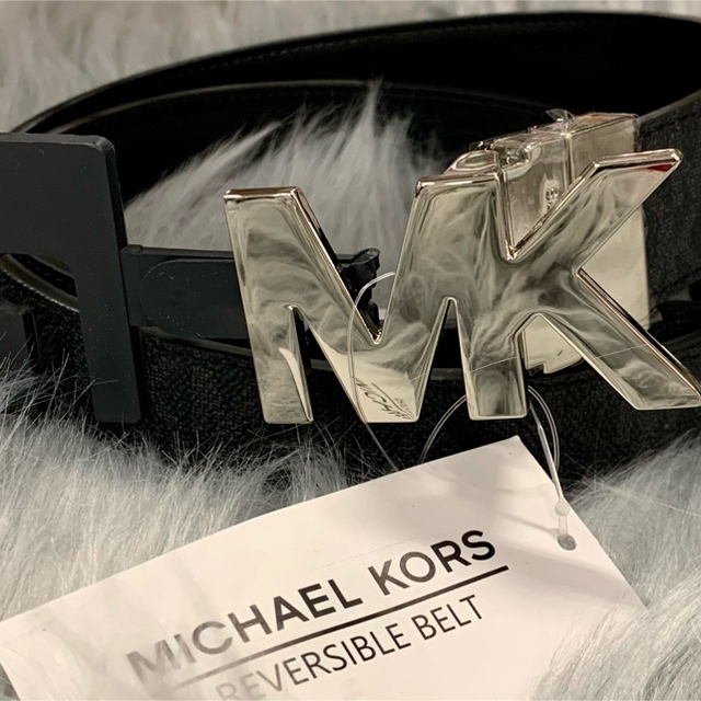 Michael Kors(マイケルコース)の【新品】マイケルコース ベルト リバーシブル　36 メンズのファッション小物(ベルト)の商品写真