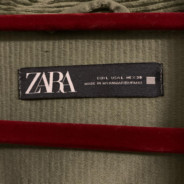 ZARA(ザラ)のZARA コーデュロイジャケット カーキ Lサイズ レディースのジャケット/アウター(その他)の商品写真