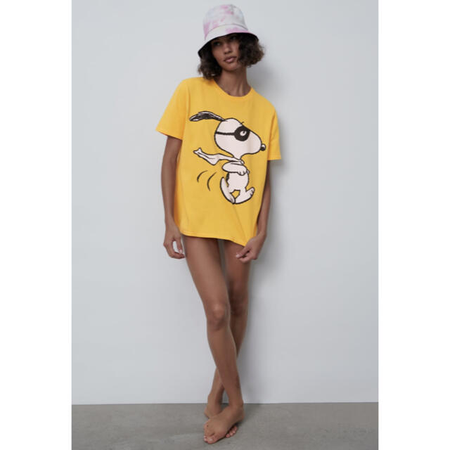 【新品未使用】ZARA スヌーピー Tシャツ ピーナッツ SNOOPY 黄色 L メンズのトップス(Tシャツ/カットソー(半袖/袖なし))の商品写真