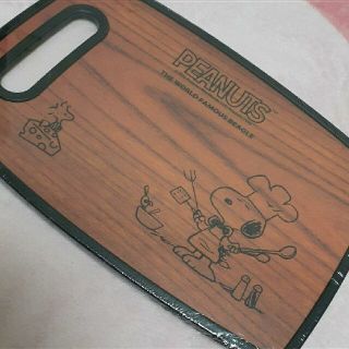 スヌーピー(SNOOPY)の★感謝セール★スヌーピー　カッティングボード　まな板(調理道具/製菓道具)