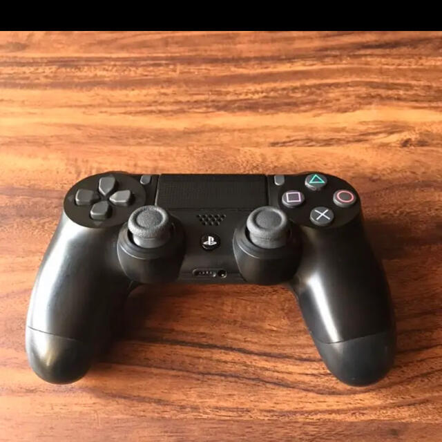 PlayStation4(プレイステーション4)のPS4 ワイヤレスコントローラー （DUALSHOCK4） ジェット・ブラック エンタメ/ホビーのゲームソフト/ゲーム機本体(その他)の商品写真