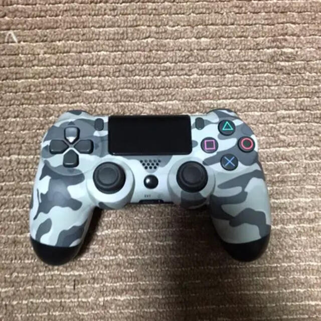 PlayStation4(プレイステーション4)のPS4 ワイヤレスコントローラー （DUALSHOCK4） ジェット・ブラック エンタメ/ホビーのゲームソフト/ゲーム機本体(その他)の商品写真