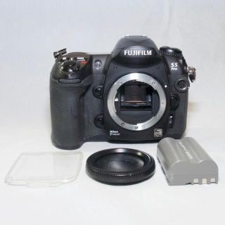 フジフイルム(富士フイルム)のFujifilm FinePix S5 Pro（付属品多数）(デジタル一眼)