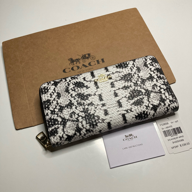 coach 長財布　コーチ　白　黒