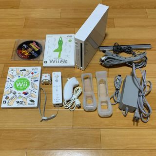 ウィー(Wii)のNintendo Wii (家庭用ゲーム機本体)