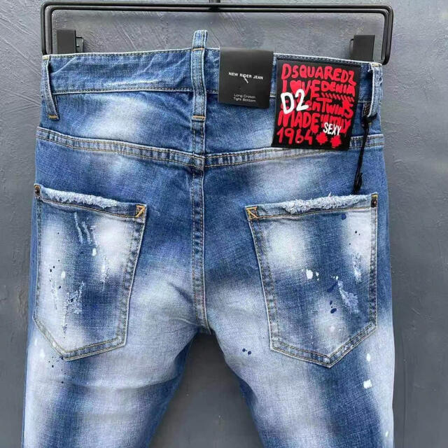 DSQUARED2(ディースクエアード)の値下げ限定 DSQUARED2 ディースクエアード デニム ジーンズ 新品 メンズのパンツ(デニム/ジーンズ)の商品写真