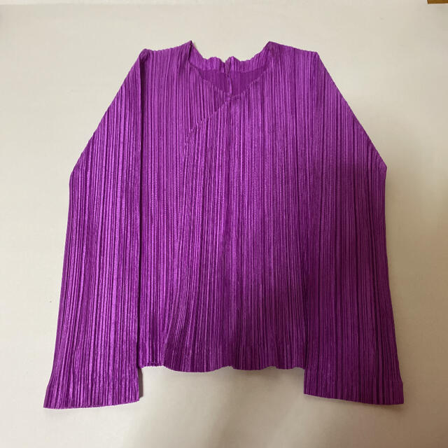 PLEATS PLEASE ISSEY MIYAKE(プリーツプリーズイッセイミヤケ)のプリーツプリーズ　イッセイミヤケ　カーディガン　ジャケット　シャイニーシリーズ レディースのトップス(カーディガン)の商品写真