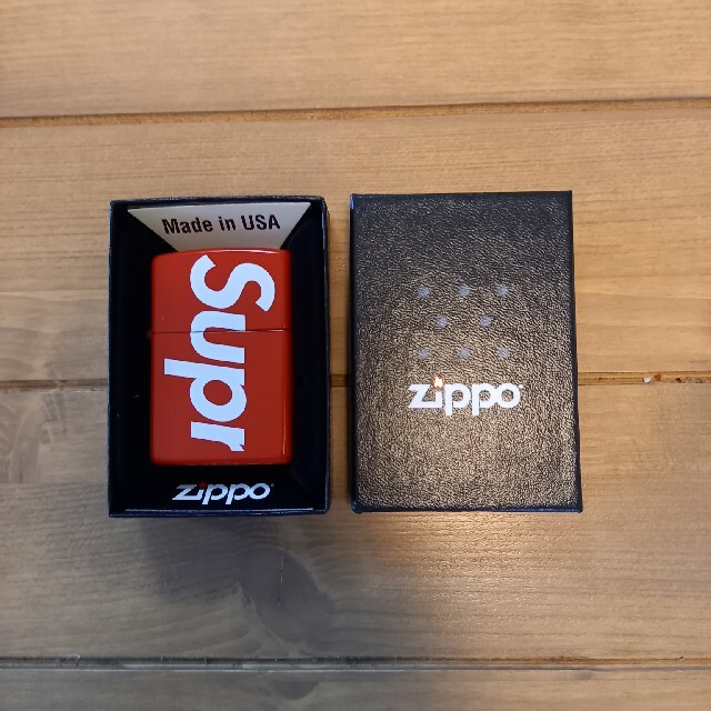 Supreme(シュプリーム)のsupreme logo zippo 新品未使用!最安値！ メンズのファッション小物(タバコグッズ)の商品写真