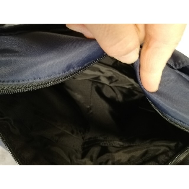 GU(ジーユー)のGU　10ポケット付き　ミニショルダーバッグ レディースのバッグ(ショルダーバッグ)の商品写真
