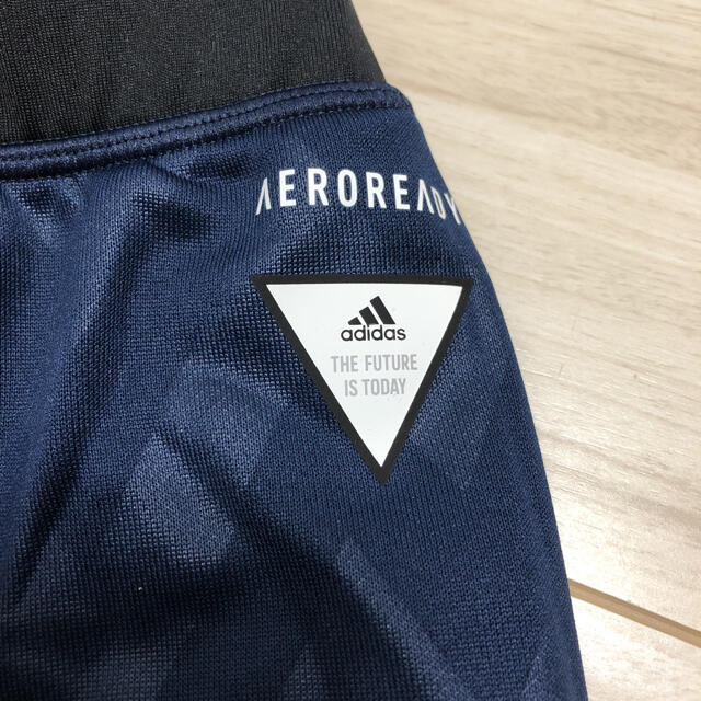 adidas(アディダス)の【新品】アディダス　ハーフパンツ　140 ネイビー キッズ/ベビー/マタニティのキッズ服男の子用(90cm~)(パンツ/スパッツ)の商品写真