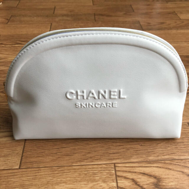 CHANEL(シャネル)のCHANEL ノベルティポーチ レディースのファッション小物(ポーチ)の商品写真