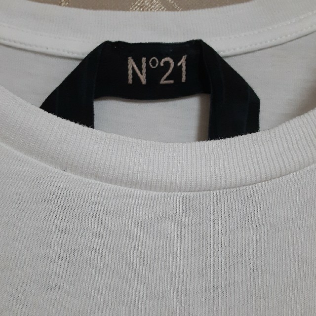 N°21(ヌメロヴェントゥーノ)の専用出品　正規品　N°21 レディース　Tシャツ レディースのトップス(Tシャツ(半袖/袖なし))の商品写真