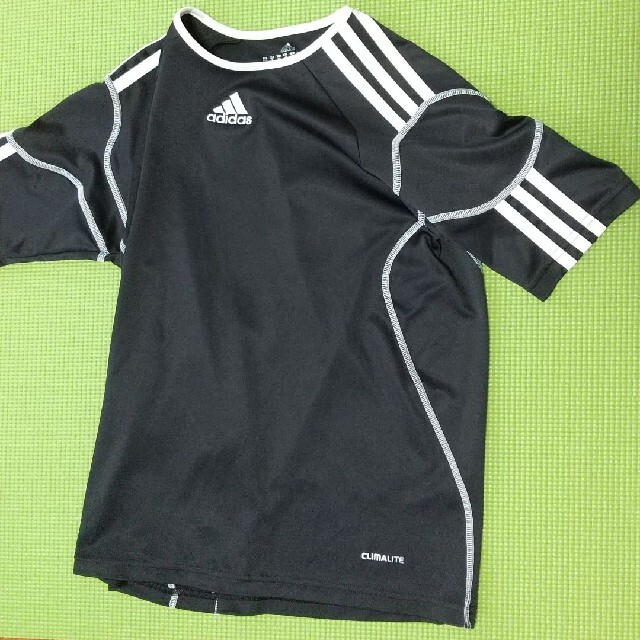 adidas(アディダス)のadidas Tシャツ 140cm キッズ/ベビー/マタニティのキッズ服男の子用(90cm~)(Tシャツ/カットソー)の商品写真