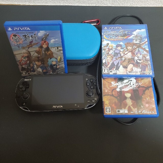 PlayStation Vita　PCH-1100