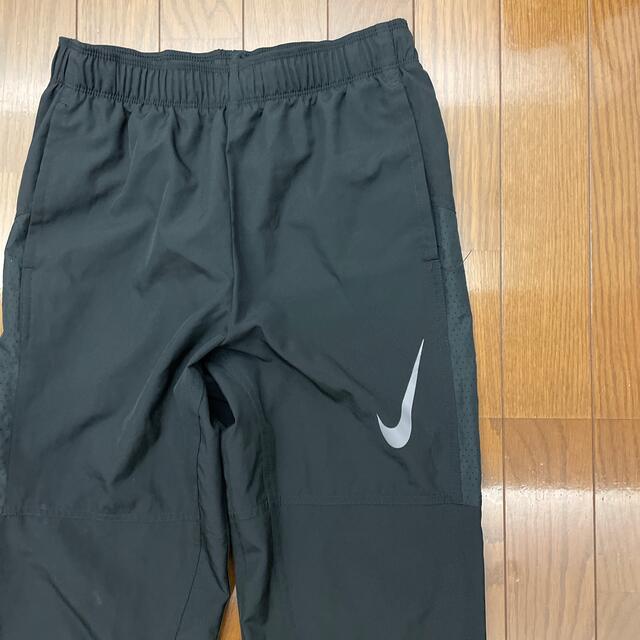 NIKE(ナイキ)のNIKE ジュニアナイロンパンツ キッズ/ベビー/マタニティのキッズ服男の子用(90cm~)(パンツ/スパッツ)の商品写真