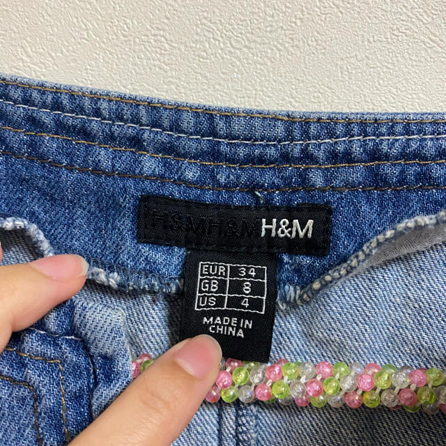 H&M(エイチアンドエム)のh&m ダメージデニムワンピース レディースのワンピース(ひざ丈ワンピース)の商品写真
