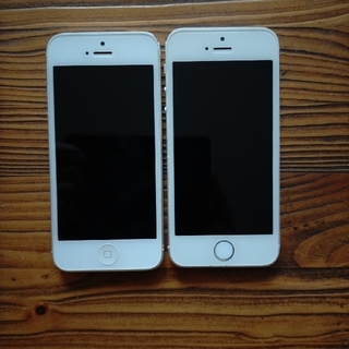アイフォーン(iPhone)のiphone5  16GB & iphone5s 16GB　2台　ジャンク(スマートフォン本体)