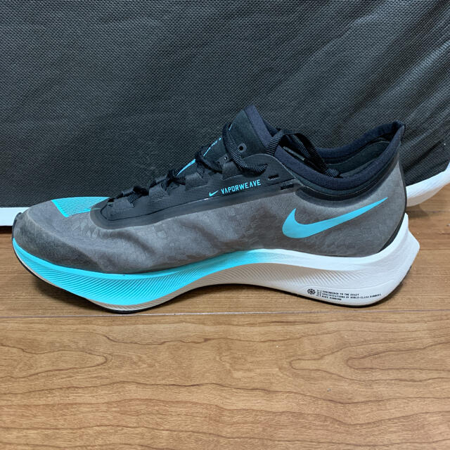 NIKE(ナイキ)のNIKE ズームフライ3 26.0cm 【生産終了カラー】 スポーツ/アウトドアのランニング(シューズ)の商品写真