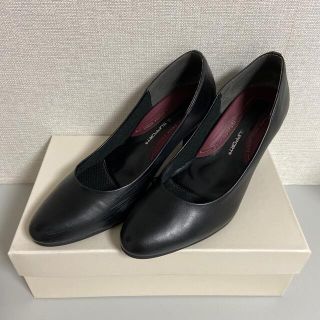 ブラックパンプス(サイズ24cm、ヒール5.5cm)(ハイヒール/パンプス)