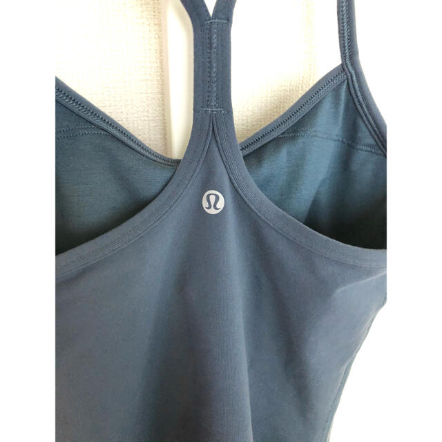 lululemon(ルルレモン)のlululemon Power Y Tank ブルー4(S〜M) 美品送料込 スポーツ/アウトドアのトレーニング/エクササイズ(ヨガ)の商品写真