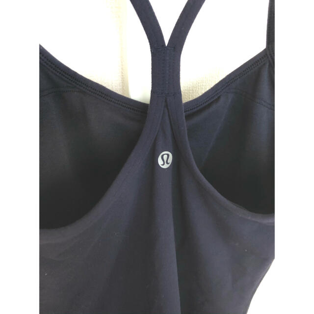 lululemon(ルルレモン)のlululemon Power Y Tank ネイビー　4(S〜M) 美品送料込 スポーツ/アウトドアのトレーニング/エクササイズ(ヨガ)の商品写真