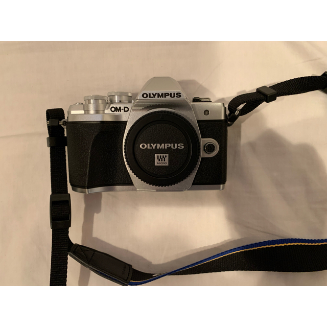 OLYMPUS(オリンパス)のOLYMPUS OM-D E-M10 Mark III EZダブルズームキット  スマホ/家電/カメラのカメラ(ミラーレス一眼)の商品写真
