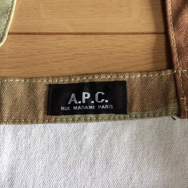 A.P.C(アーペーセー)のA.P.C  迷彩 トートバッグ レディースのバッグ(トートバッグ)の商品写真