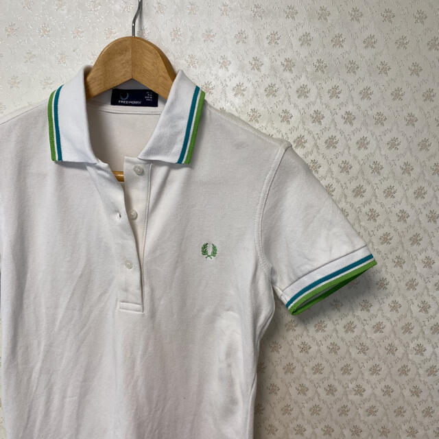 FRED PERRY(フレッドペリー)の⭕️良品⭕️フレッドペリー⭕️レディース⭕️半袖ポロシャツ⭕️白⭕️鹿の子素材 レディースのトップス(ポロシャツ)の商品写真