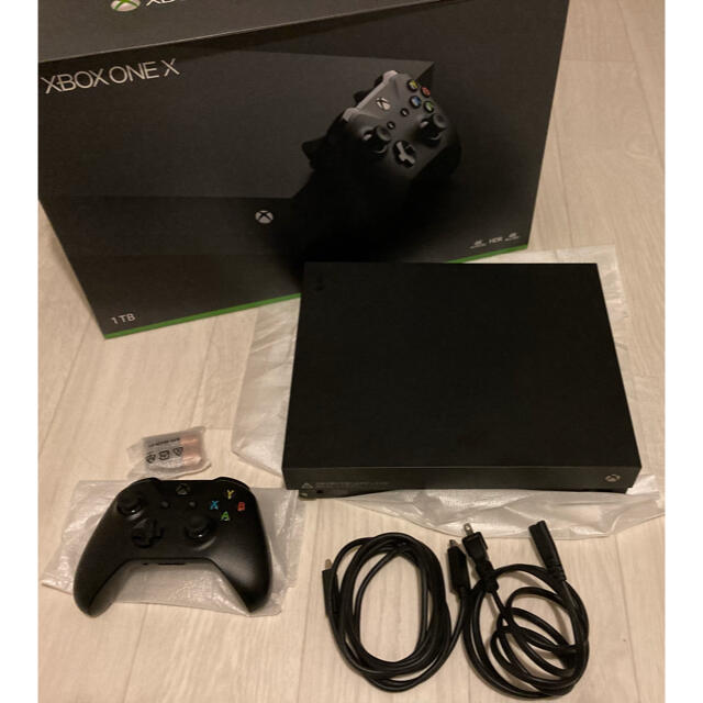 XBOX ONE X 1TB 本体