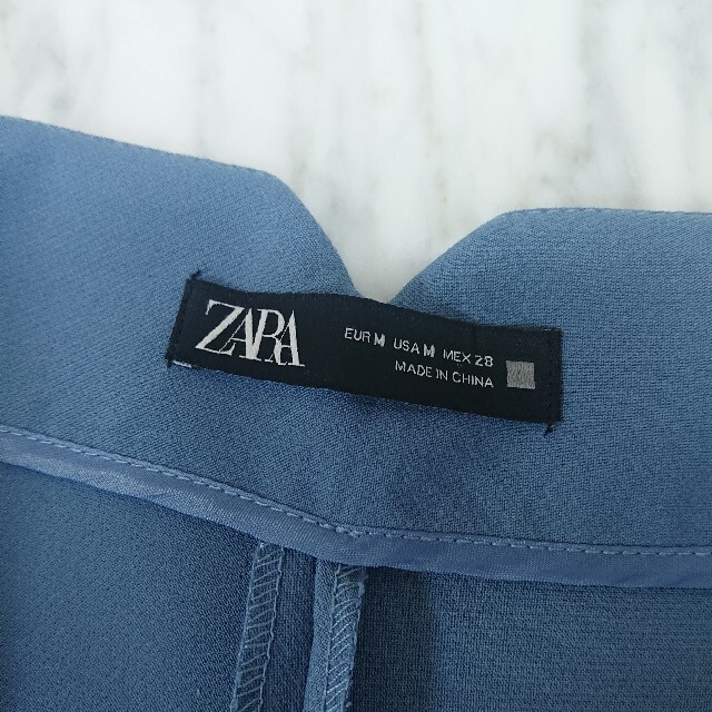 ZARA(ザラ)の【未使用】ZARA大人気ハイウエストパンツ レディースのパンツ(クロップドパンツ)の商品写真