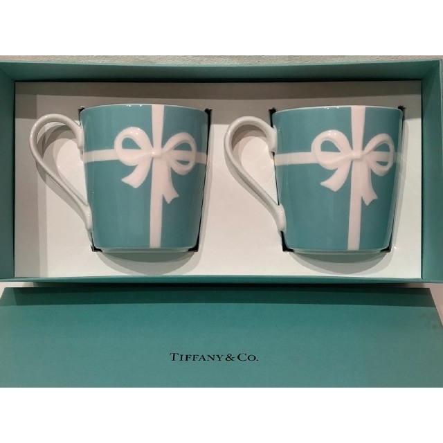 Tiffany & Co.(ティファニー)の【未使用】ティファニー　ペアマグカップ インテリア/住まい/日用品のキッチン/食器(グラス/カップ)の商品写真