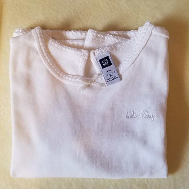 babyGAP(ベビーギャップ)の新品 baby GAP トップス 長袖 キッズ/ベビー/マタニティのキッズ服女の子用(90cm~)(Tシャツ/カットソー)の商品写真