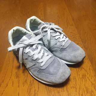 ニューバランス(New Balance)のニューバランス 996 ライトグレー　23cm(スニーカー)