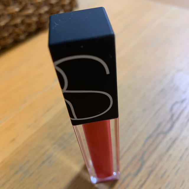 NARS(ナーズ)のNARS ベルベットリップグライド 2716 レッド コスメ/美容のベースメイク/化粧品(口紅)の商品写真