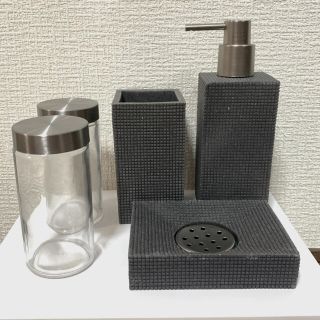 ザラホーム(ZARA HOME)のバスルーム3セット＋瓶の小物入れ2点（計5点セット）(小物入れ)