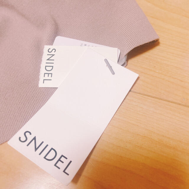 SNIDEL(スナイデル)のsnidel プリーツラッフルスリーブニットプルオーバー レディースのトップス(ニット/セーター)の商品写真