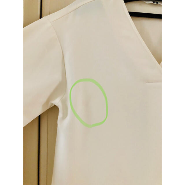 UNIQLO(ユニクロ)のUNIQLO ユニクロ　レディース　ブラウス　半袖　Ｖネック レディースのトップス(Tシャツ(半袖/袖なし))の商品写真