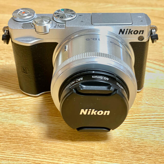 Nikon 1j5 シルバー　ニコンミラーレス