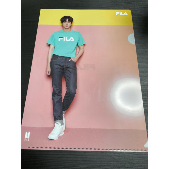 FILA(フィラ)のBTS Jin FILA クリアファイル エンタメ/ホビーのタレントグッズ(アイドルグッズ)の商品写真