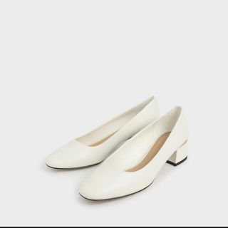 チャールズアンドキース(Charles and Keith)の新品☆チャールズアンドキース　パンプス　23.5☆ダイアナ　ZARA スナイデル(ハイヒール/パンプス)