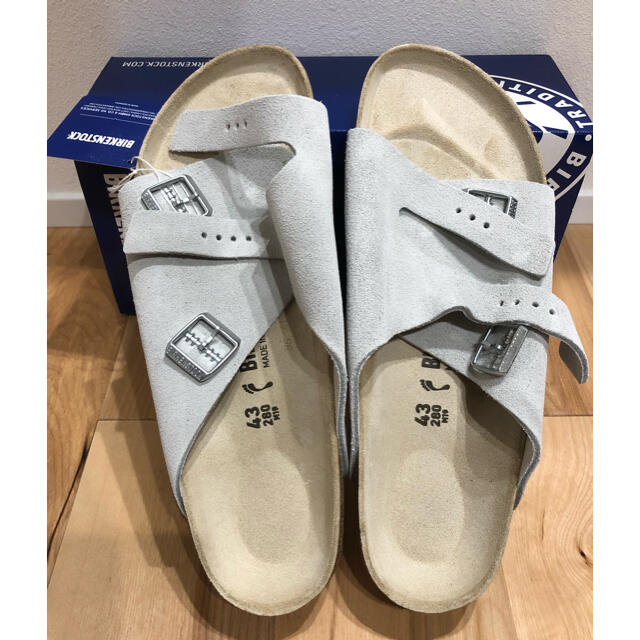 BIRKENSTOCK(ビルケンシュトック)のビルケンシュトック チューリッヒ　ホワイトスエード　43 28cm メンズの靴/シューズ(サンダル)の商品写真