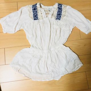 フォーエバートゥエンティーワン(FOREVER 21)のボヘミアントップス　ブラウス(シャツ/ブラウス(半袖/袖なし))