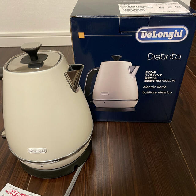 DeLonghi(デロンギ)のディスティンタコレクション 電気ケトル KBI1200J-W （ピュアホワイト） スマホ/家電/カメラの生活家電(電気ケトル)の商品写真