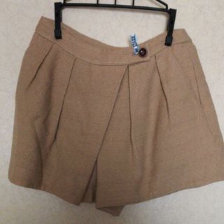 ボルニー(BORNY)のショートパンツ ベージュ ボルニー(ショートパンツ)