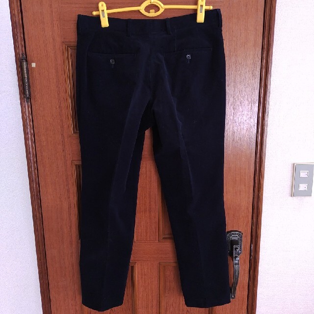 GU(ジーユー)のジーユー GU コーデュロイパンツ 紺 ネイビー W86cm L トラウザーズ メンズのパンツ(スラックス)の商品写真