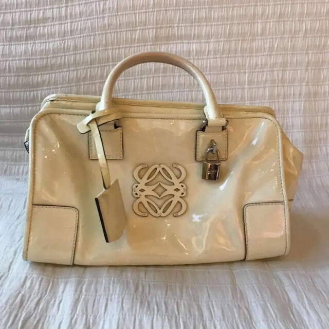 LOEWE バック　白