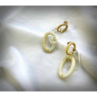 ビューティアンドユースユナイテッドアローズ(BEAUTY&YOUTH UNITED ARROWS)のmarble clear hoop pierce earring ヴィンテージ(ピアス)